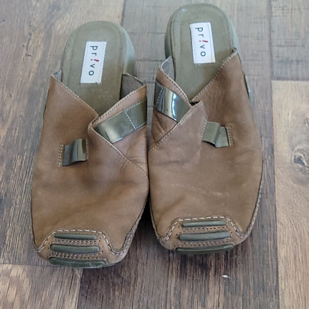 Privo by Clark's slip on
